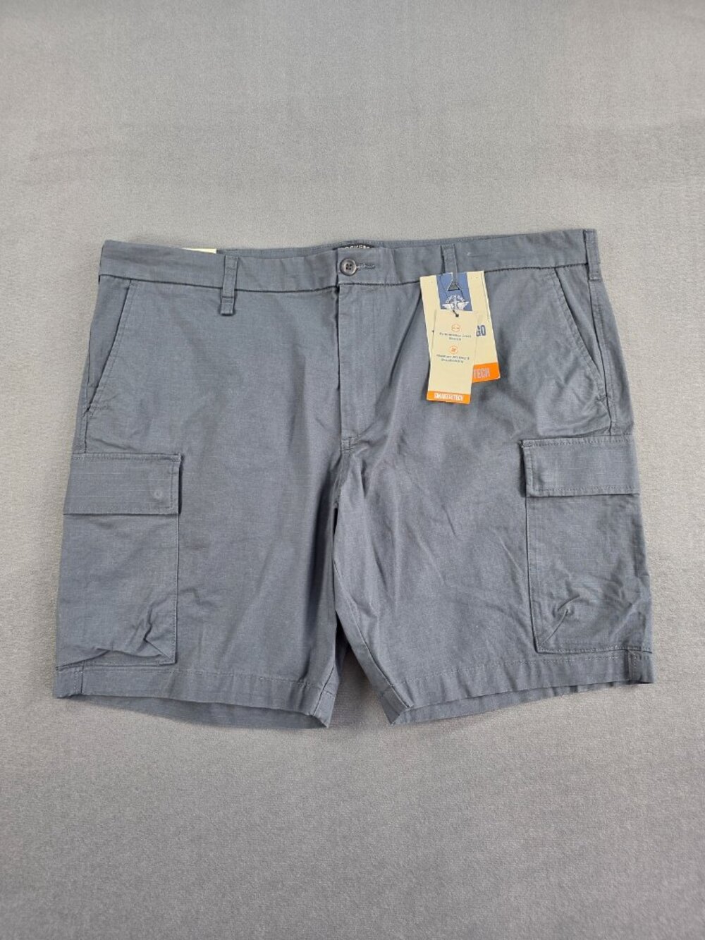 Dockers Men's Tech Cargo Shorts Size 42 Smart 360 Tech Stretch Gray NWT